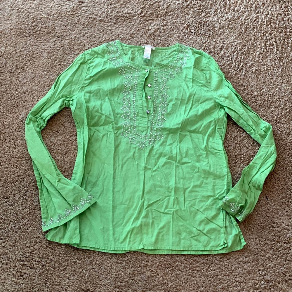 Woman’s long sleeve top